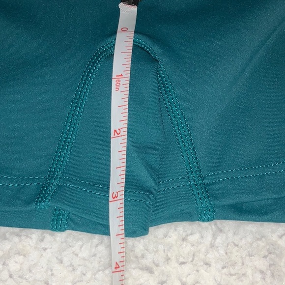 HALARA - NWOT Green Liner Short with Side Pockets (Size Large) - Picture 8 of 8